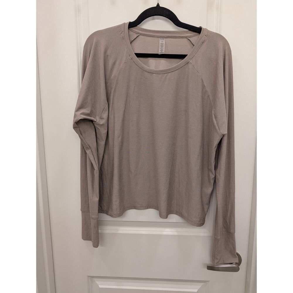 Beyond Yoga Large Heathered Taupe Long Sleeve Workout Crewneck T-Shirt FLAW